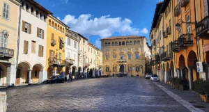biella palazzo piazza cisterna provincia risparmio italia