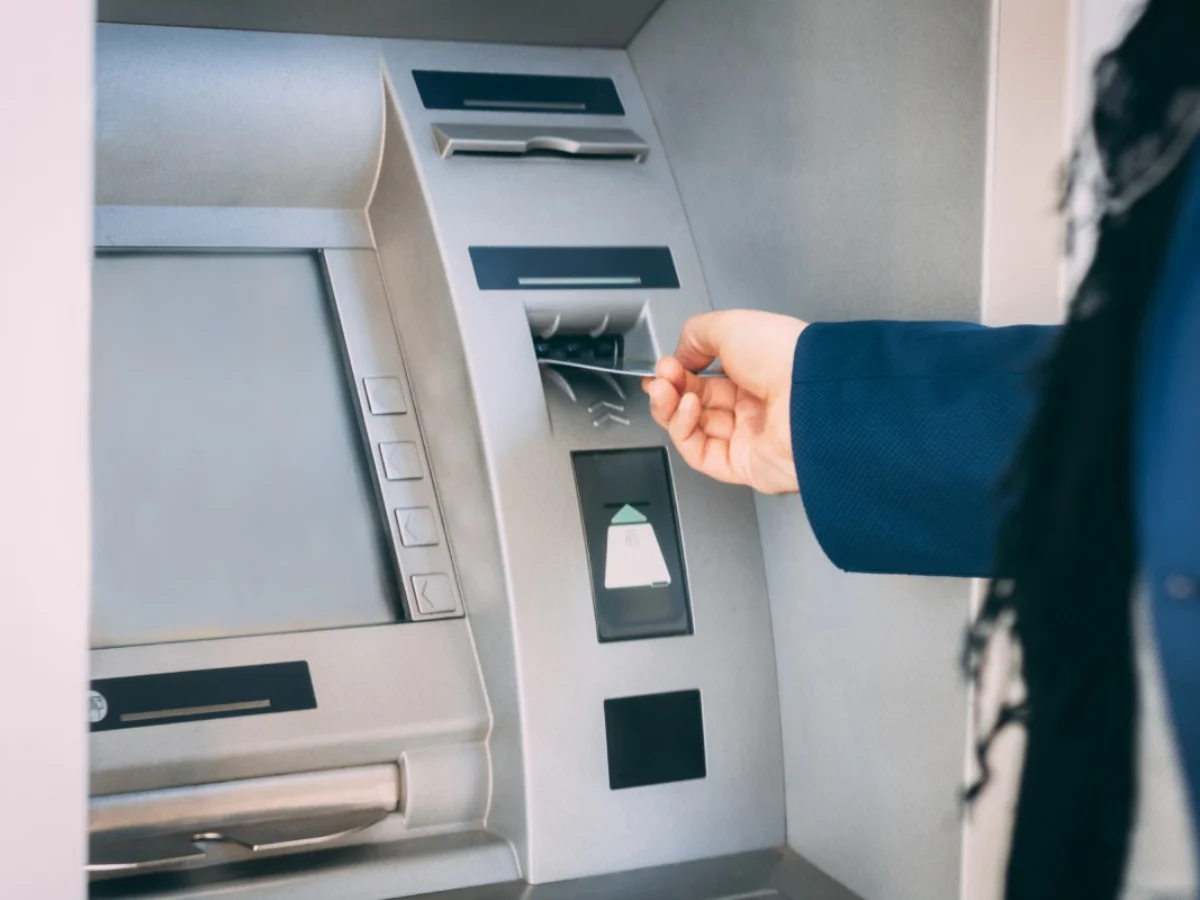 sportelli bancari calo 2025